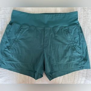 Athleta Trekkie North Short